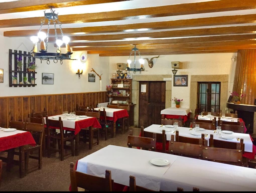 Hostal Restaurante El Chato El Barraco Esterno foto